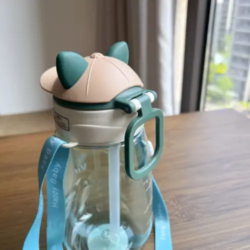 Botol Minum Anak 550ml + Tali Sedotan Xbd 2006